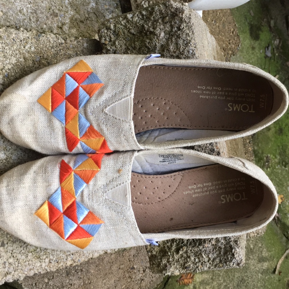 TOMS shoes